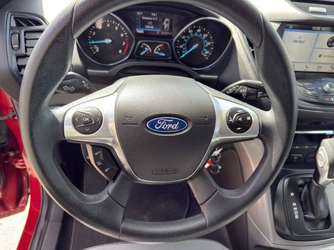Used 2016 Ford Escape SE w/ Equipment Group 201A AWD/4WD image 16