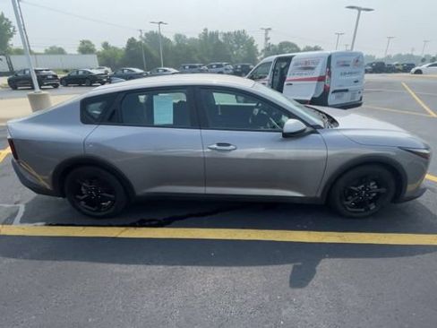 Used 2025 Kia K4 FWD image 3