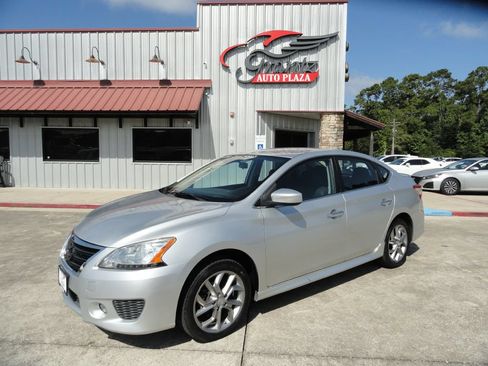 Used 2014 Nissan Sentra SR w/ SR Driver Package FWD image 1