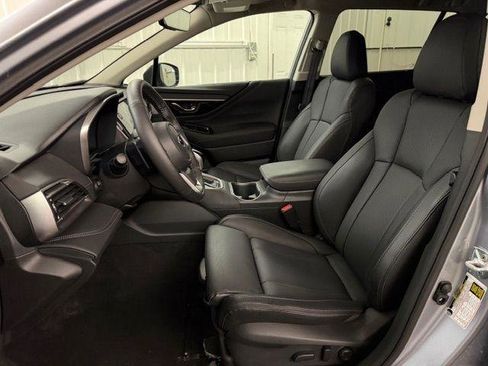 Used 2025 Subaru Outback Limited image 5