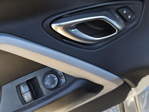 Used 2021 Chevrolet Camaro LT image 22