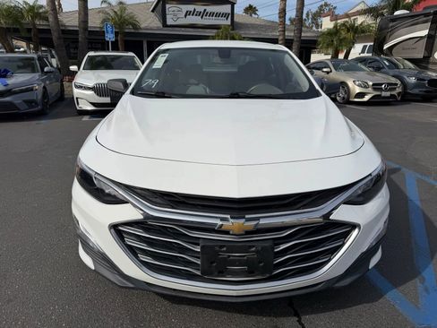 Used 2020 Chevrolet Malibu LS image 2