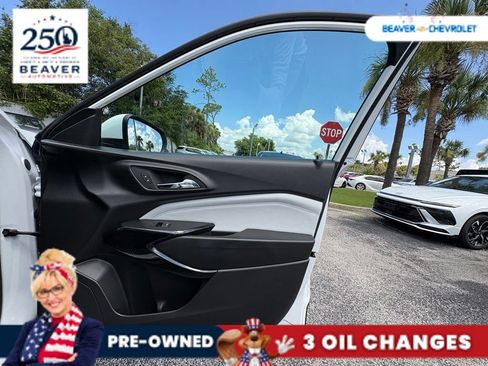 Used 2025 Chevrolet Trax LT FWD image 33