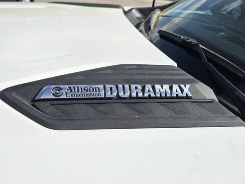 Used 2024 Chevrolet Silverado 2500 LT image 8