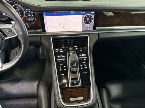 Used 2018 Porsche Panamera 4S image 16
