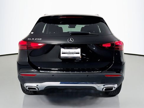 Certified 2025 Mercedes-Benz GLA 250 image 4