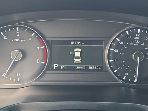 Used 2020 Kia Cadenza Limited image 31