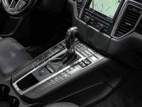 Used 2016 Porsche Macan S image 34