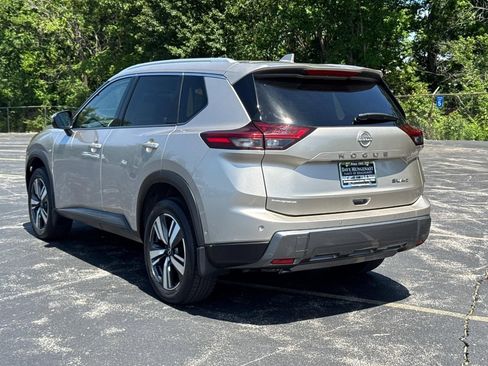 Used 2024 Nissan Rogue SL w/ SL Premium Package AWD/4WD image 8