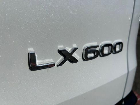 Used 2024 Lexus LX 600 F Sport AWD/4WD image 32