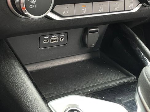 Used 2024 Nissan Altima 2.5 SV FWD image 19