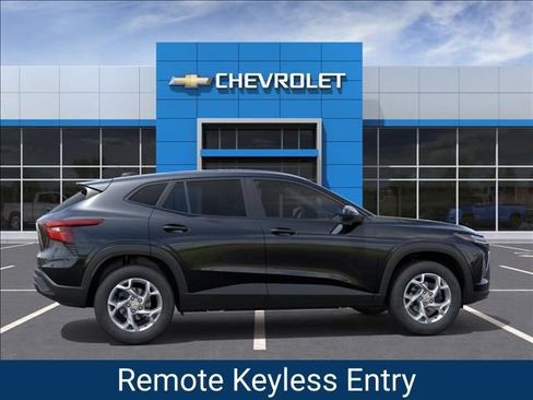 New 2026 Chevrolet Trax LS w/ LS Convenience Package FWD image 5