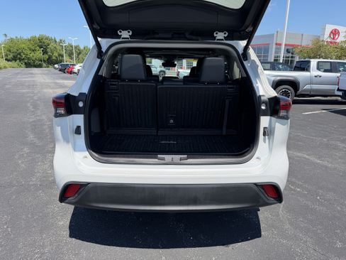 Certified 2025 Toyota Highlander XLE AWD/4WD image 8