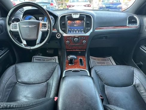 Used 2012 Chrysler 300 RWD image 16