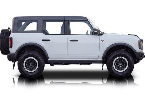 Used 2023 Ford Bronco Badlands w/ Sasquatch Package AWD/4WD image 2