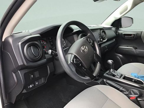 Certified 2022 Toyota Tacoma SR AWD/4WD image 16