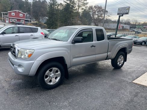 Used 2008 Toyota Tacoma PreRunner image 9