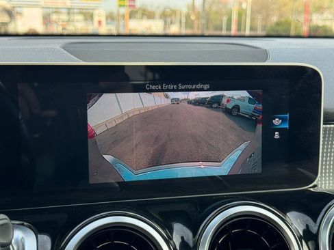 Used 2021 Mercedes-Benz GLB 250 4MATIC image 59