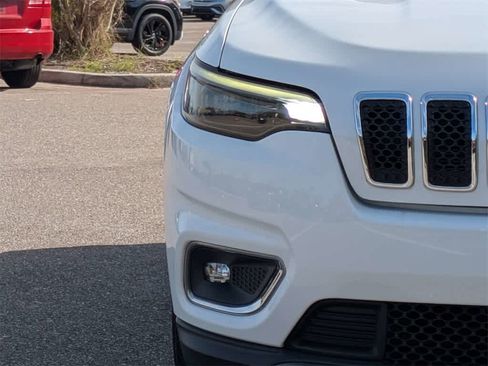 Used 2019 Jeep Cherokee Limited image 9