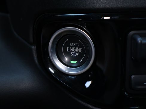 Used 2023 Chevrolet Silverado 1500 LTZ AWD/4WD image 19