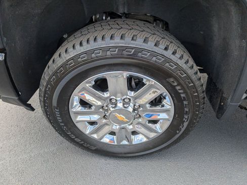 Used 2024 Chevrolet Silverado 2500 High Country w/ High Country Premium Package AWD/4WD image 43