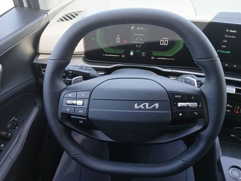 New 2026 Kia Sportage LX FWD image 14