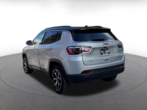 Used 2025 Jeep Compass Limited AWD/4WD image 11