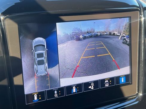 Used 2022 Chevrolet Traverse Premier w/ Redline Edition image 6