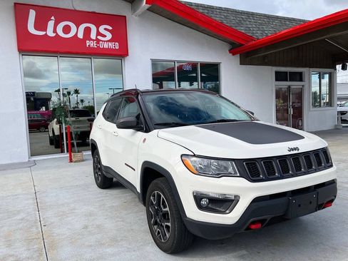 Used 2019 Jeep Compass Trailhawk AWD/4WD image 3