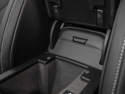 New 2026 Porsche Macan GTS image 35