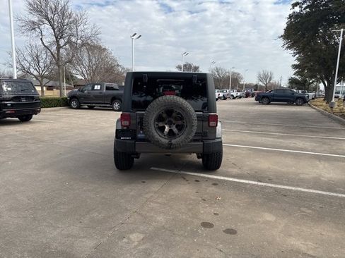 Used 2017 Jeep Wrangler Unlimited Sahara w/ Connectivity Group image 6