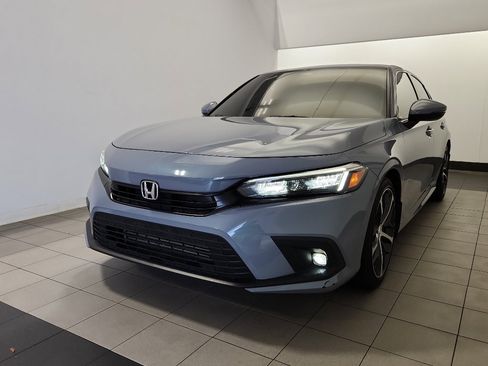 Used 2024 Honda Civic Touring image 2