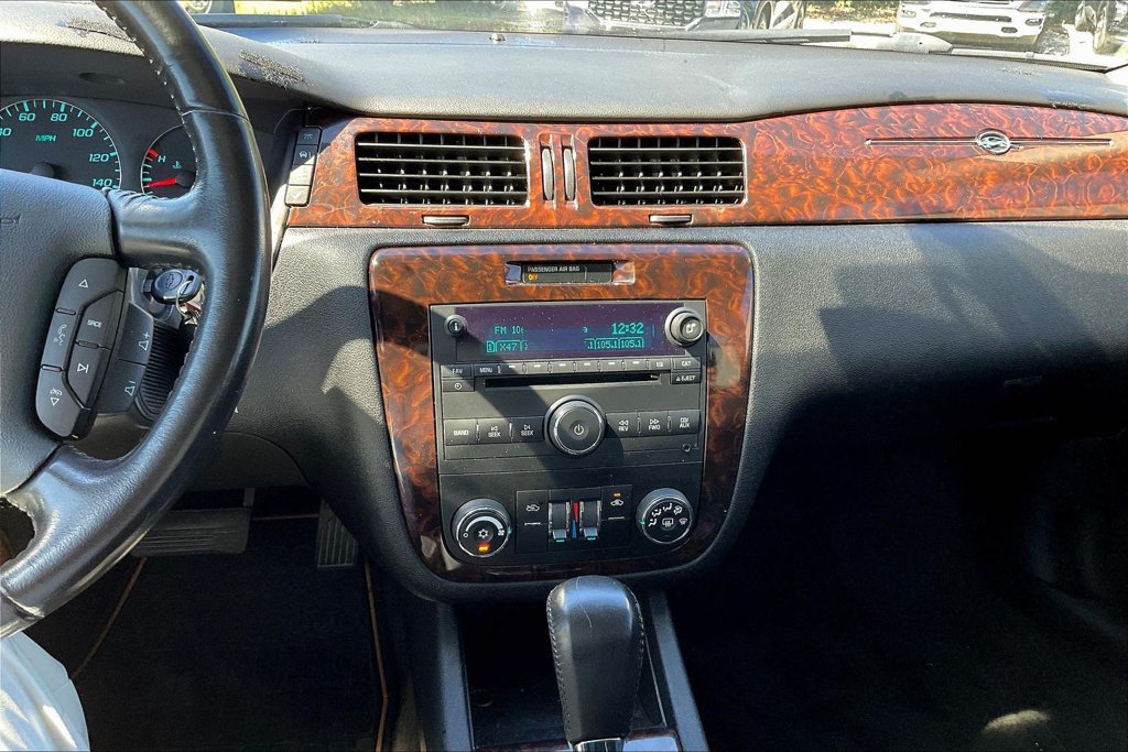 Used 2012 Chevrolet Impala LT FWD image 14