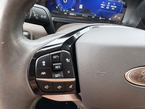 Used 2022 Ford Explorer Platinum w/ Equipment Group 601A image 25