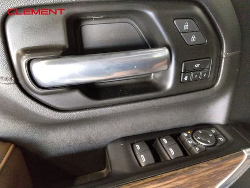 Used 2023 Chevrolet Silverado 2500 High Country w/ Technology Package image 26