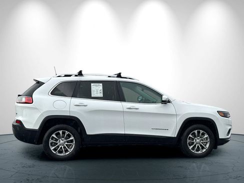 Used 2019 Jeep Cherokee Latitude Plus w/ Comfort/Convenience Group image 3