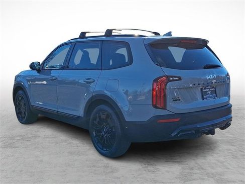 Used 2022 Kia Telluride EX w/ EX Premium Package image 4