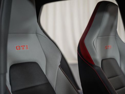 Used 2024 Volkswagen GTI Autobahn image 37