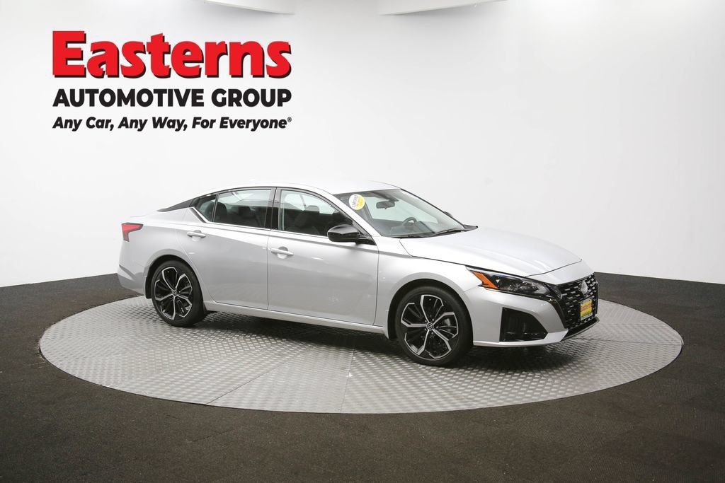 Used 2023 Nissan Altima 2.5 SR FWD image 46