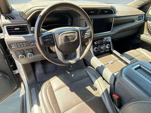 Used 2022 GMC Yukon Denali AWD/4WD image 11