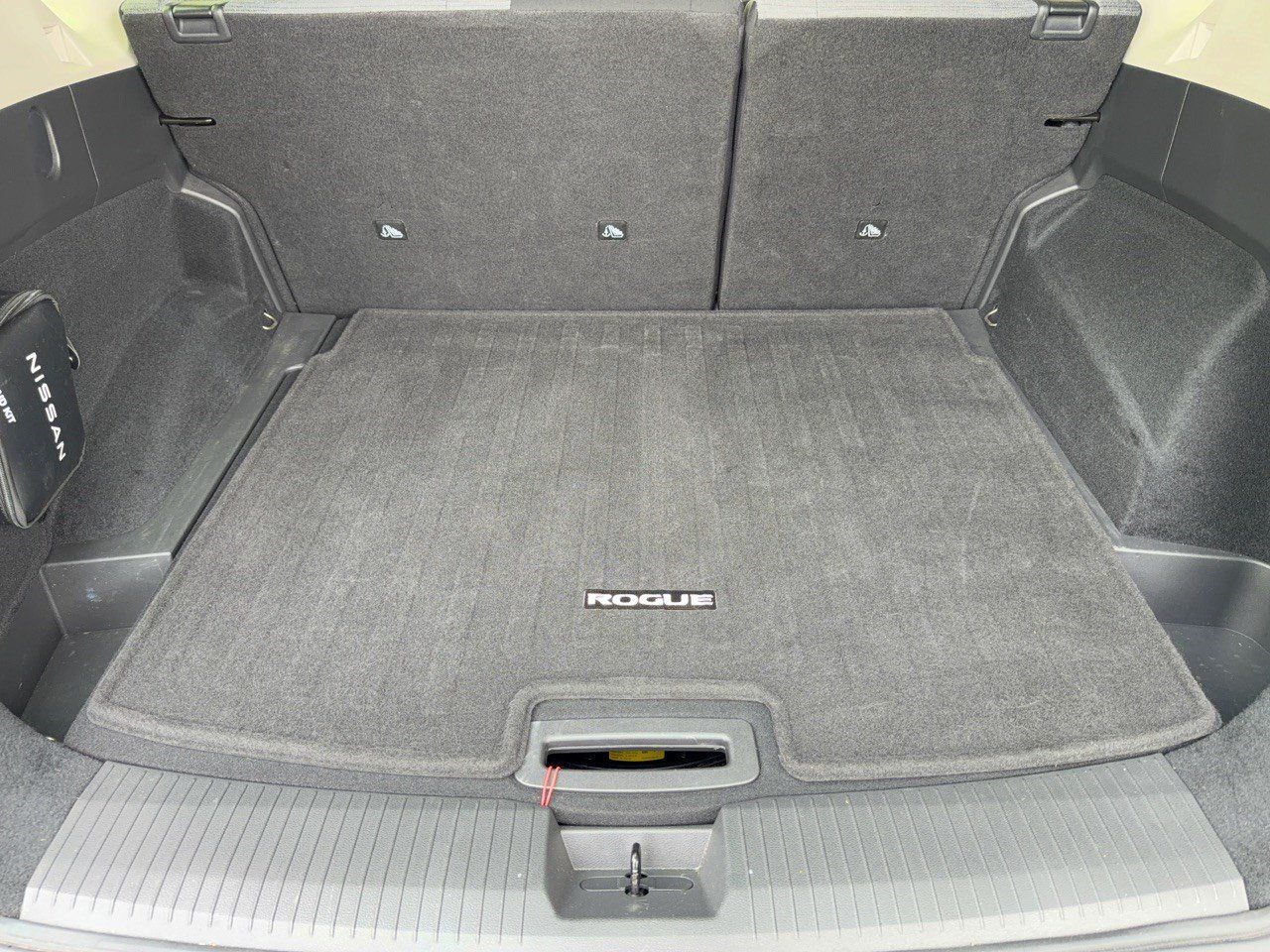Used 2023 Nissan Rogue SV AWD/4WD image 28
