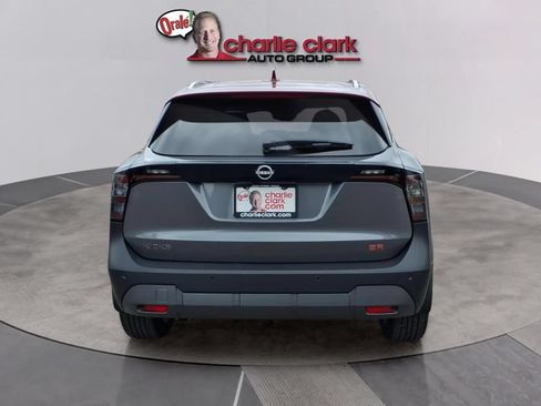 Used 2025 Nissan Kicks SR FWD image 4