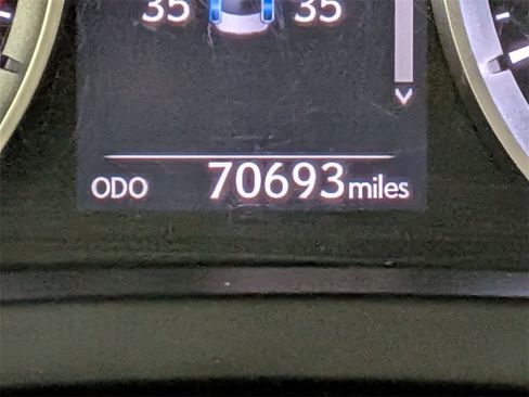 Used 2016 Lexus IS 300 AWD image 17