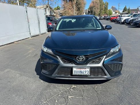Used 2021 Toyota Camry SE w/ Carpet Mat Package (TMS) FWD image 5