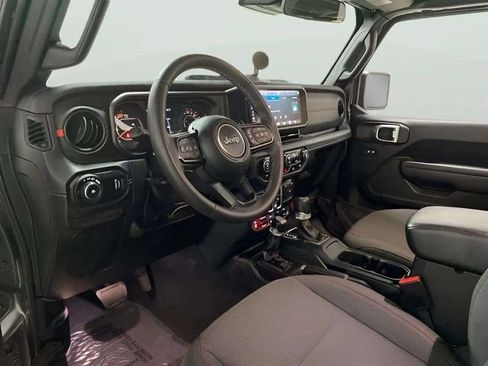 Used 2025 Jeep Wrangler Unlimited Rubicon AWD/4WD image 59