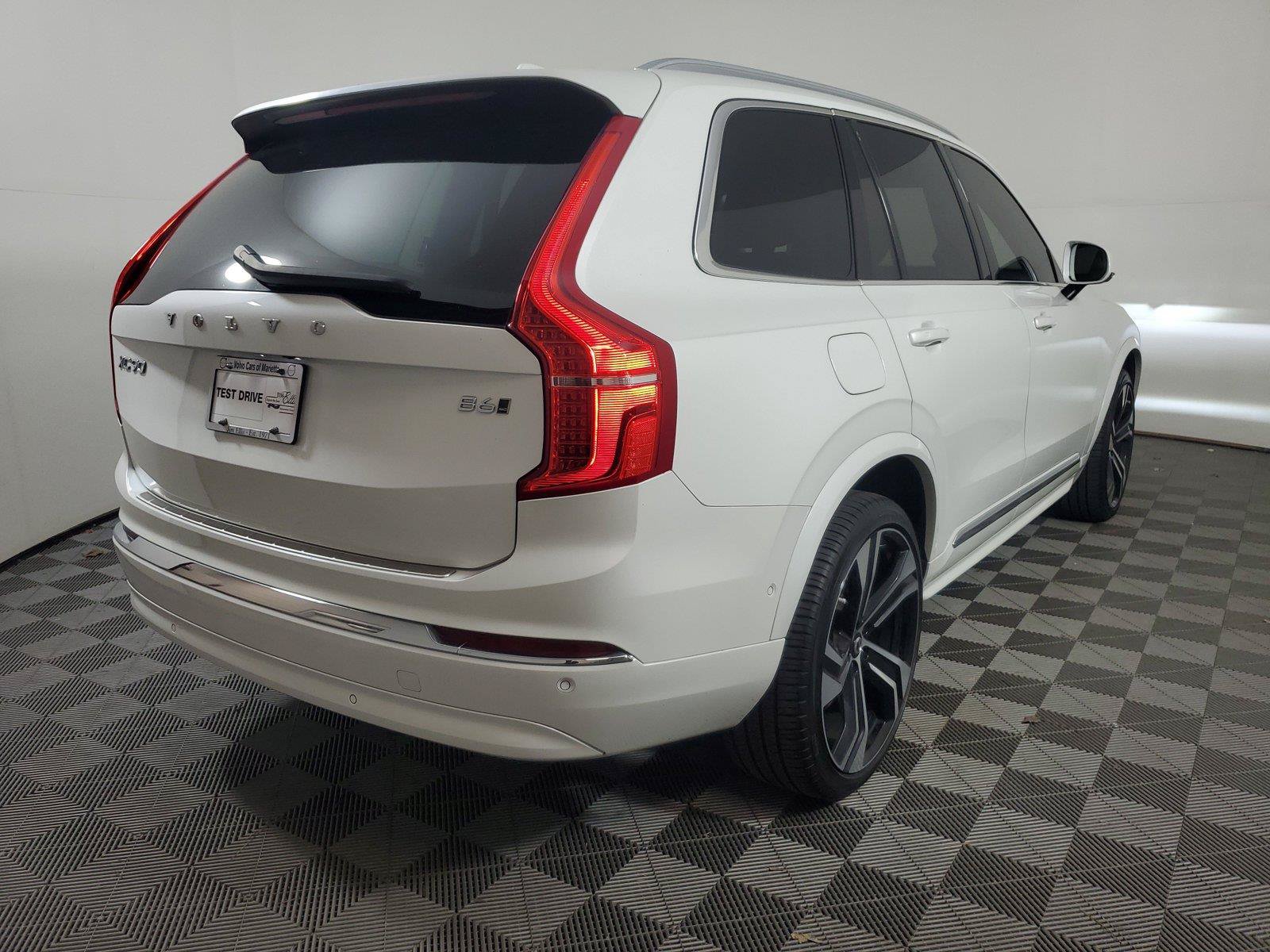 Certified 2024 Volvo XC90 B6 Ultimate w/ Protection Package Premier AWD/4WD image 6