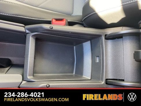 New 2025 Volkswagen Tiguan SE image 41