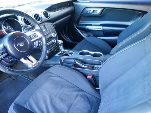 Used 2018 Ford Mustang Coupe image 16