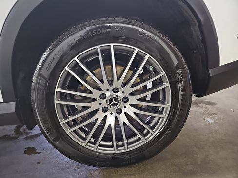 Certified 2026 Mercedes-Benz GLC 300 image 33