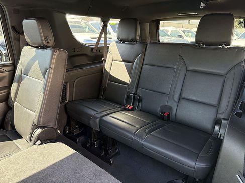 Used 2024 Chevrolet Suburban LT RWD image 42